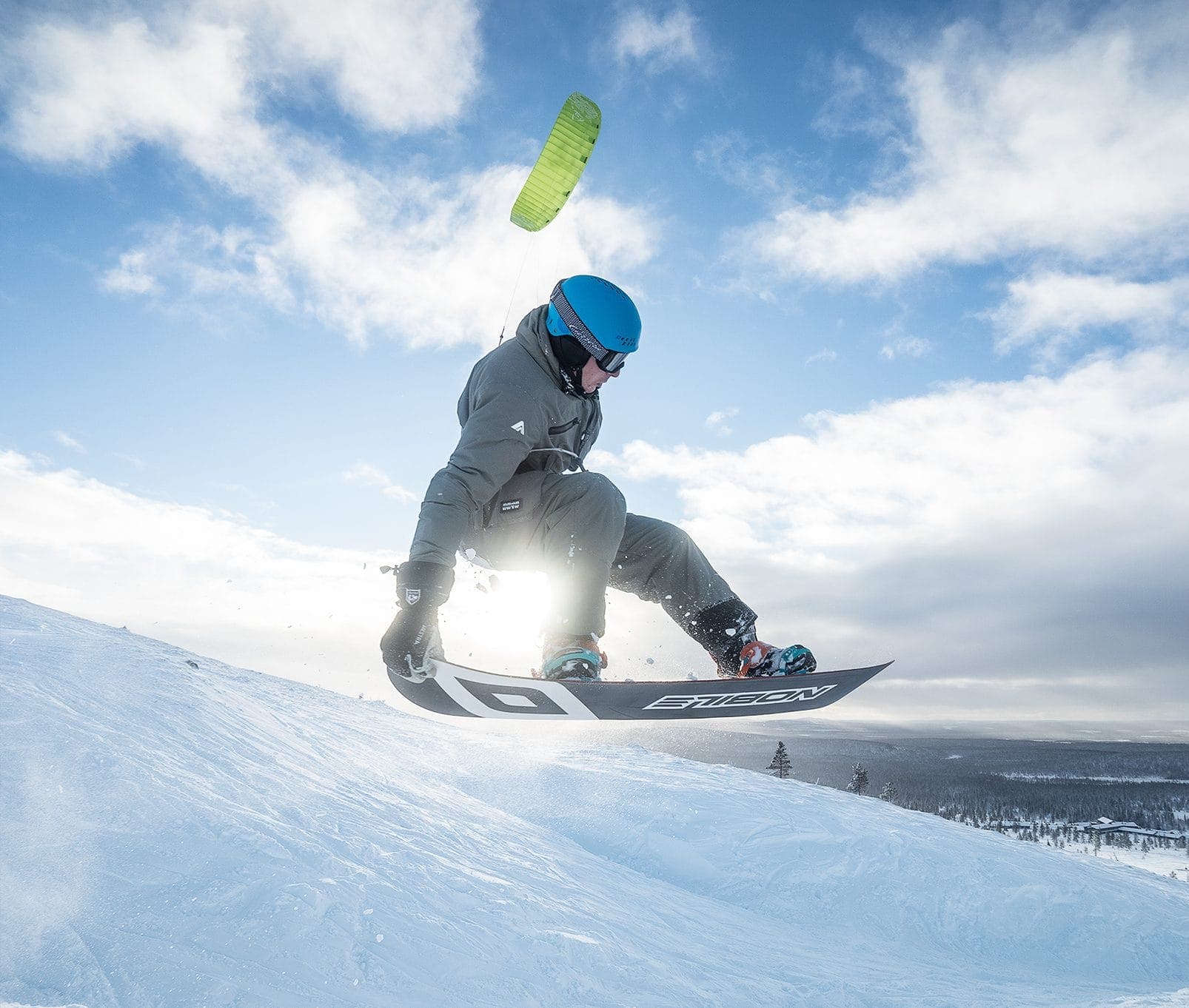 kite-jump-snowkite-pallas-kiteweek-freestyle-center-crop